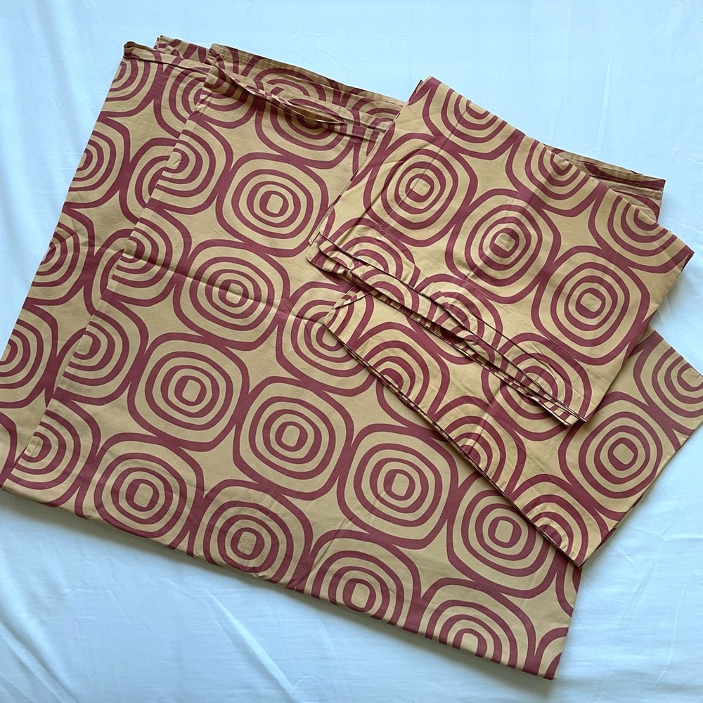 Queen size Flat sheet with two matching Pillow Case